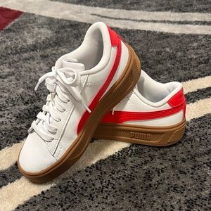 Women’s Puma Smash Platform Sneakers